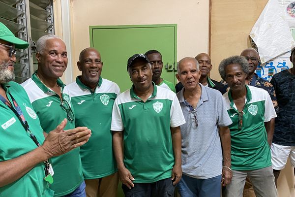 Les membres de l'amicale des supporters de Saint-Etienne.