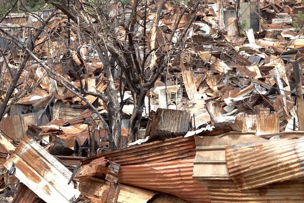 Les ruines de l'incendie du Mont Baduel toujours en place 6 mois après