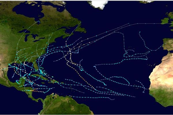 Trajectoires des 30 tempêtes et ouragans de 2020