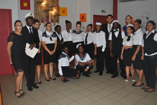 La classe BTS hôtellerie -restauration 1ère année du lycée Melkior et Garré