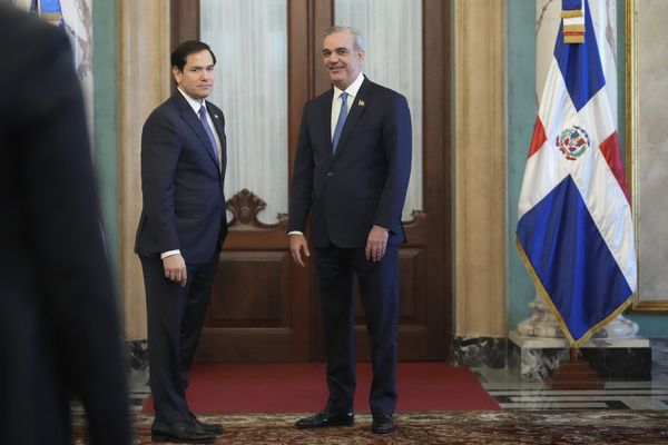 Le secrétaire d'État américain Marco Rubio, à gauche, aux côtés du président de la République dominicaine Luis Abinader à la fin de leur conférence de presse conjointe au Palais national de Saint-Domingue, en République dominicaine, le jeudi 6 février 2025.