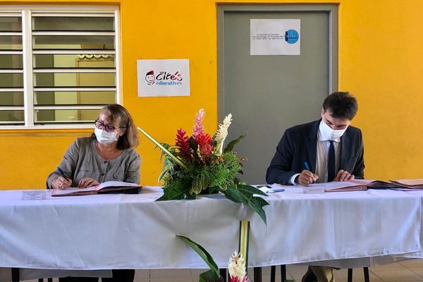 Signature de la convention de création de la cité éducative de Pointe-à-Pitre - Les Abymes