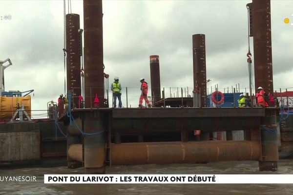 Les travaux sur le pont du Larivot