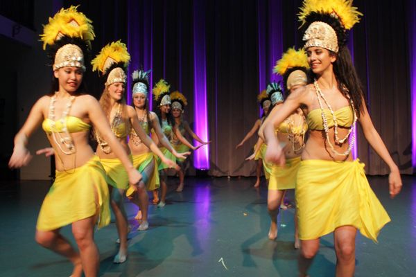 La troupe étudiante "Tamarii no Tahiti" à Montréal