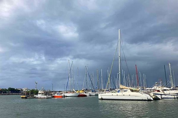 Saint-Pierre, ciel sombre 20 avril 2021