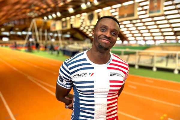 L'Antillais Thomas Jordier prend la pose pour La1ère.