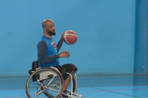 Audrey Cayol, membre de l’équipe de France de basket fauteuil, aux JO paralympiques Paris 2024