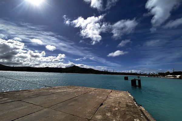 L'île des Pins vue depuis le quai de Kuto, image d'illustration.