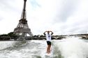 Surf JO de Paris 2024 : Kauli Vaast, champion olympique, surfe sur la Seine