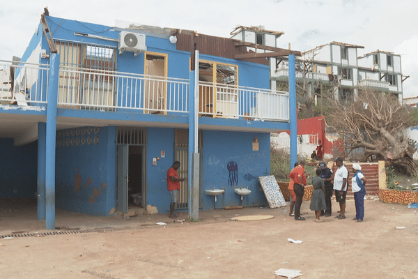 De nombreuses écoles sont très endommagées après le passage du cyclone Chido à Mayotte.