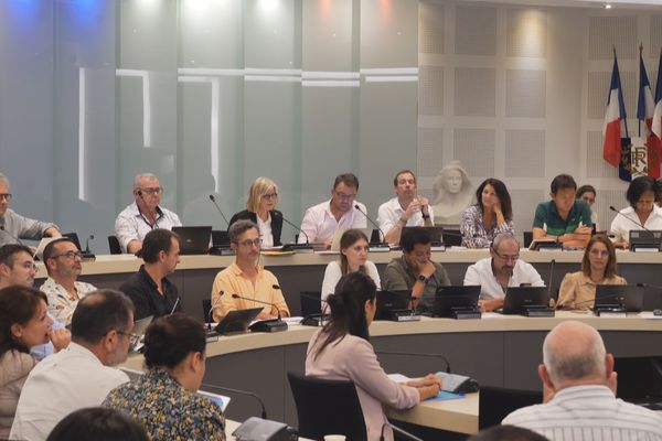 Séance du conseil municipal à Nouméa, le 3 mai 2023.