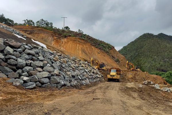 Même si le col de Katiramona devrait être rouvert à la circulation dès lundi prochain, les travaux, eux, sont prévus jusqu'à la fin de l'année.