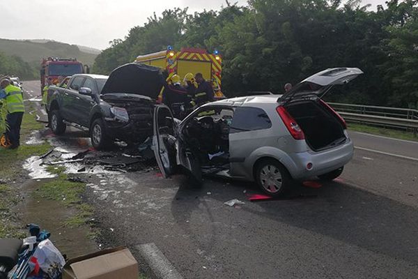 Accident de la route à Sainte-Luce choc frontal