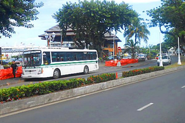 Travaux du rond-point du Pacifique : l'arrêt de bus déplacé