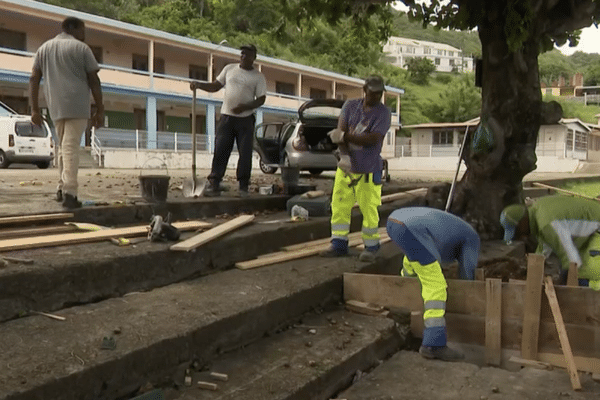 Travaux dans la ville du Robert.