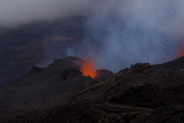 Eruption au 5 fev 2015 1