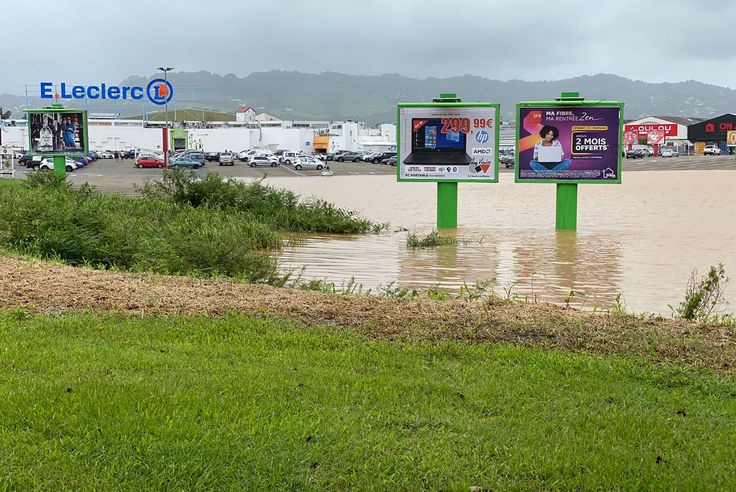 Inondation parking Lamentin