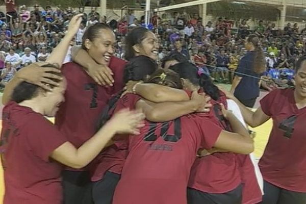 Volley-ball / Les joueuses de Oputahi, de Taha'a 