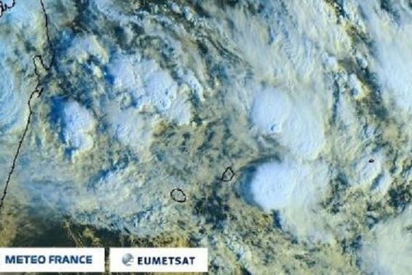 La Réunion est placée en alerte cyclonique orange à partir de 22 h, ce jeudi 23 janvier.